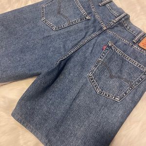 Levis 550 Relaxed Fit Jean SHORTS Mens 38 medium wash blue denim 9" inseam Used